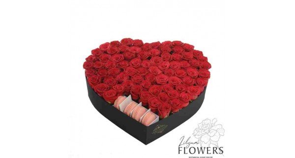 Kalpli Siyah Kutu Kırmızı Gül ve Makaron